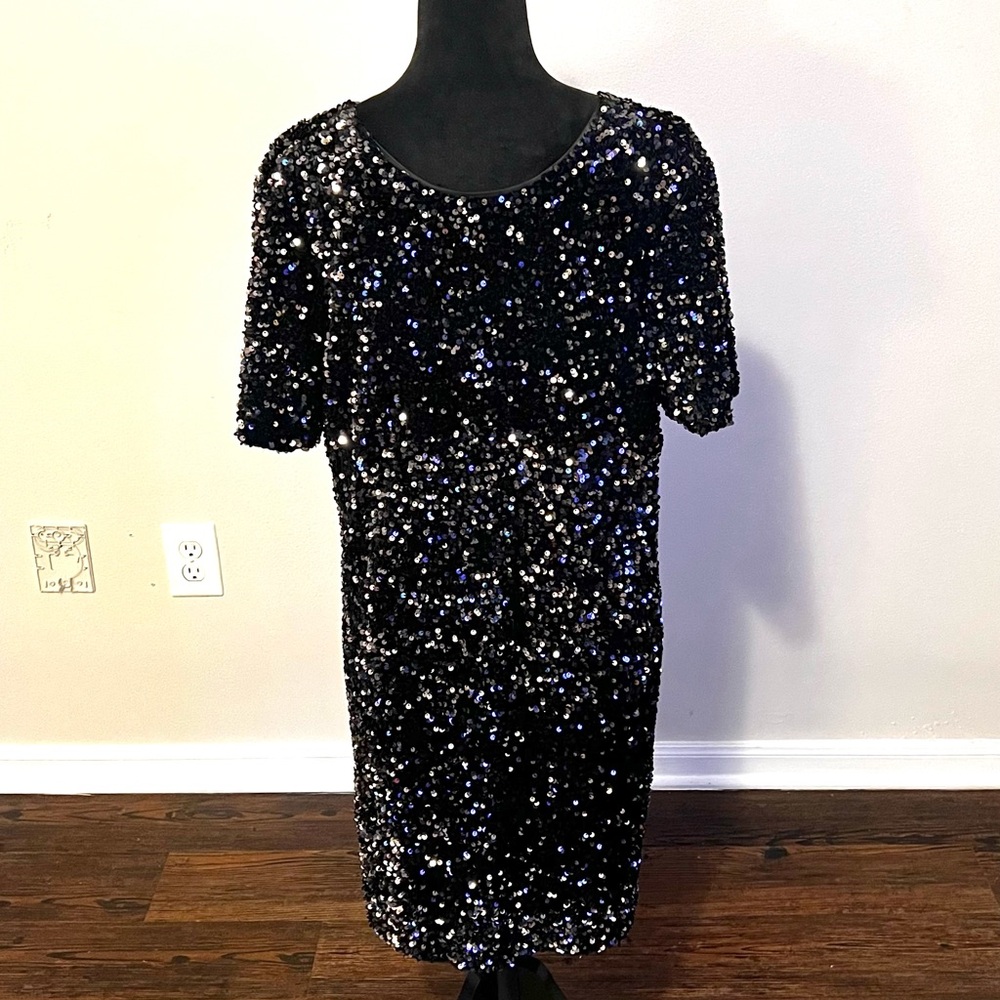 Alex Marie Black V-Neck Sequin Dress - Picture 4 of 6